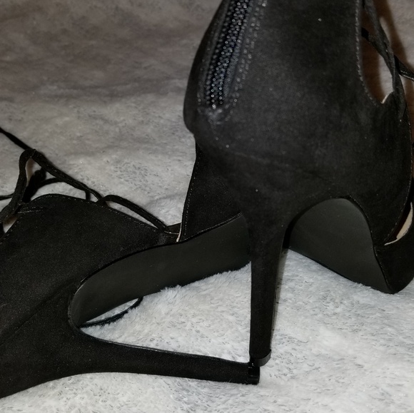 Brand New. JUST FAB Black Heels - Picture 3 of 4